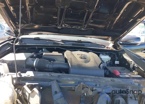 2021 Toyota Tacoma Trd Off-Road z USA, uszkodzony, nr VIN 3TMCZ5AN9MM402547